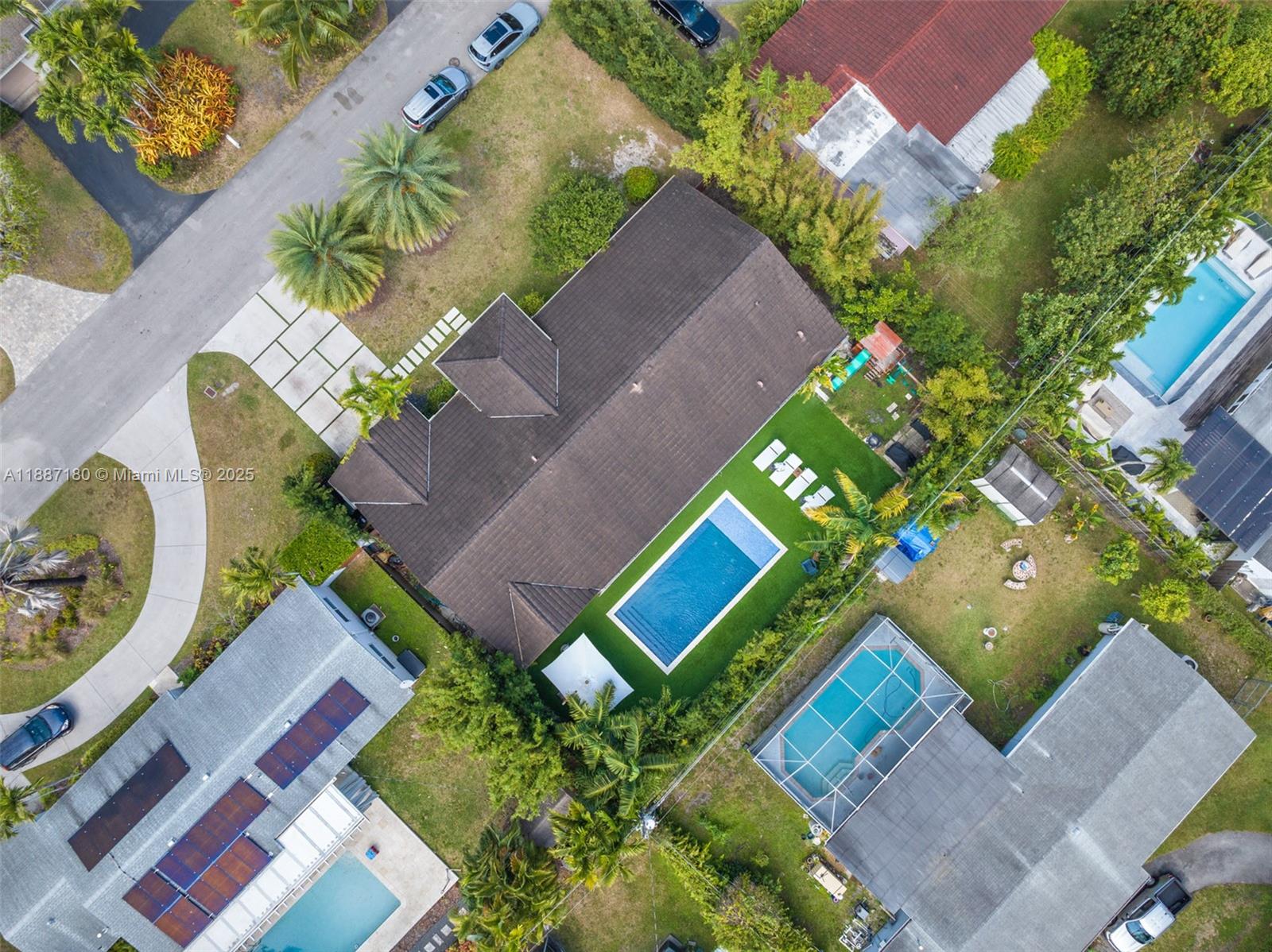 TWIN LAKE MANOR SUB - Residential