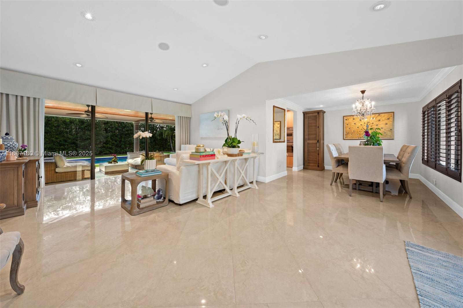 TWIN LAKE MANOR SUB - Residential