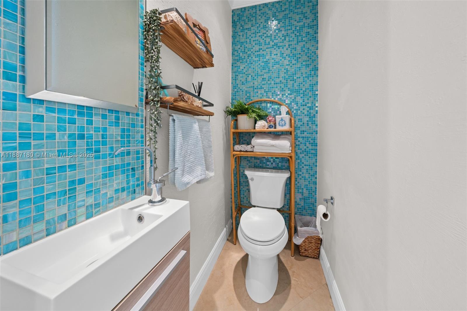 TWIN LAKE MANOR SUB - Residential