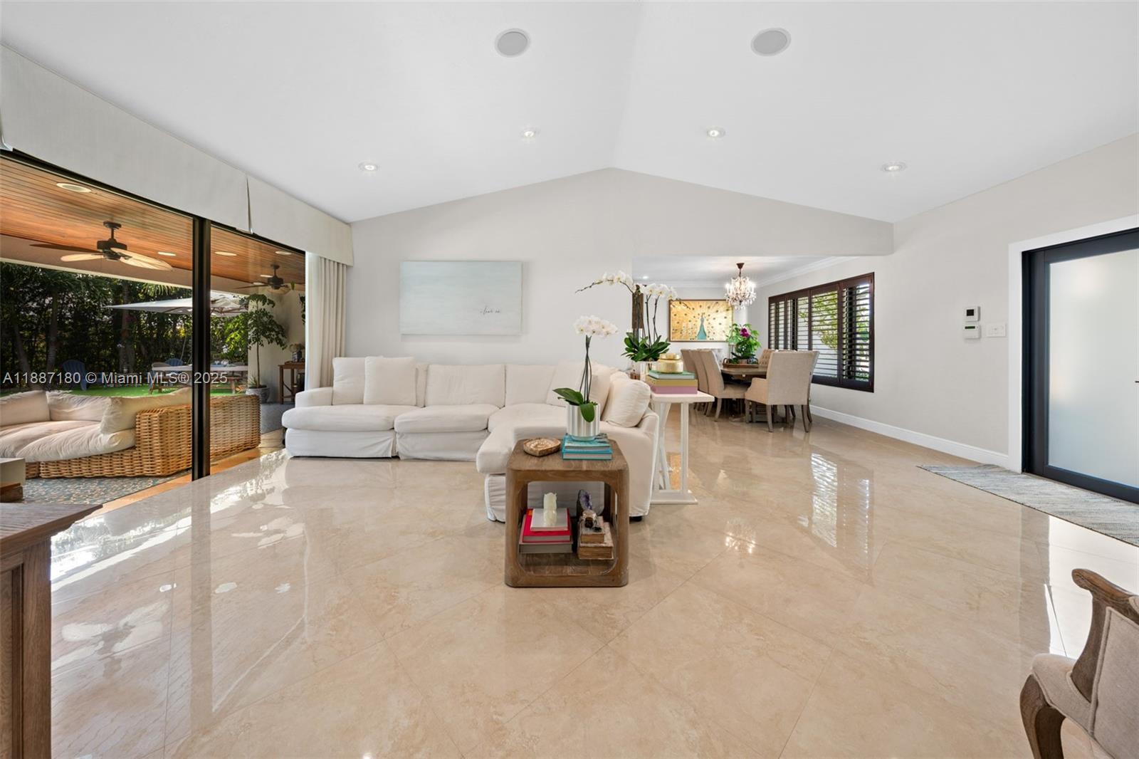 TWIN LAKE MANOR SUB - Residential