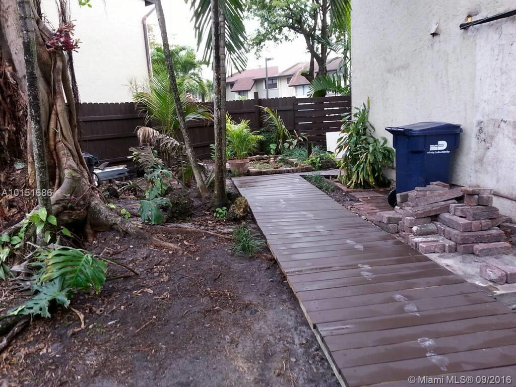 Snapper Creek Twnhs Sec 0 - Residential Lease