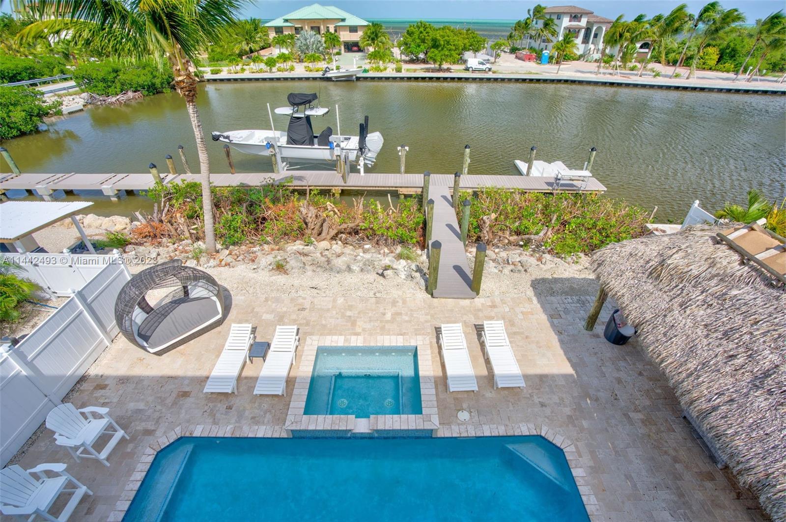 SOMBRERO BEACH VILLAGE - Residential