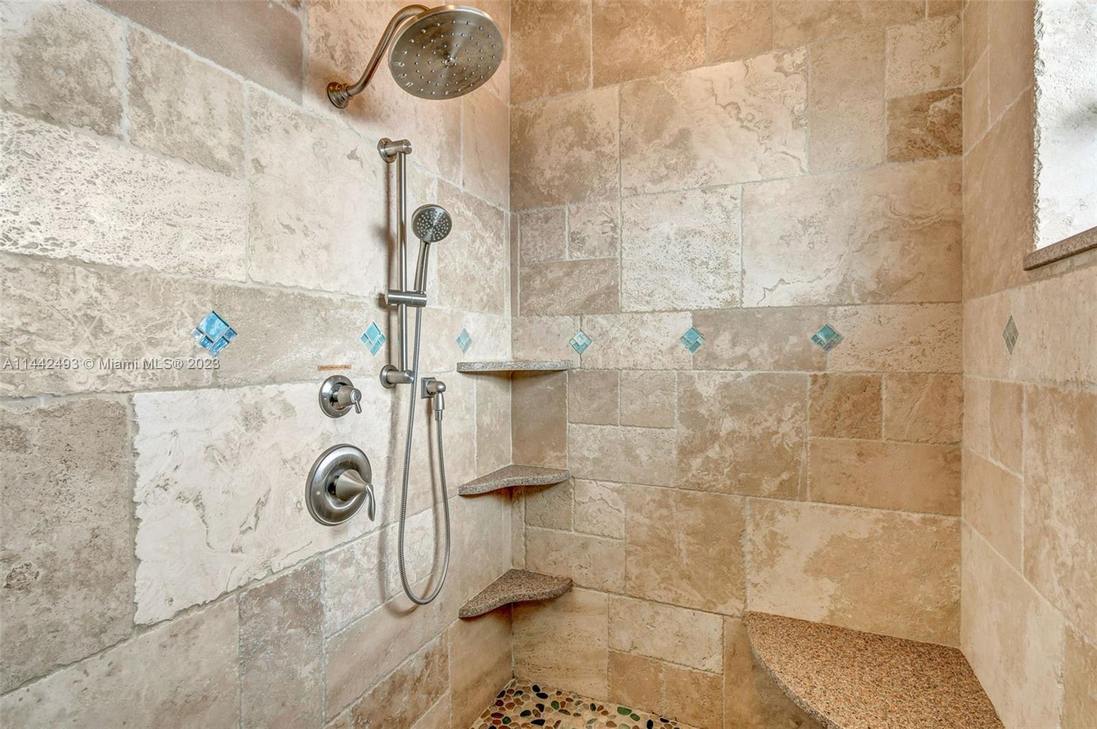 SOMBRERO BEACH VILLAGE - Residential