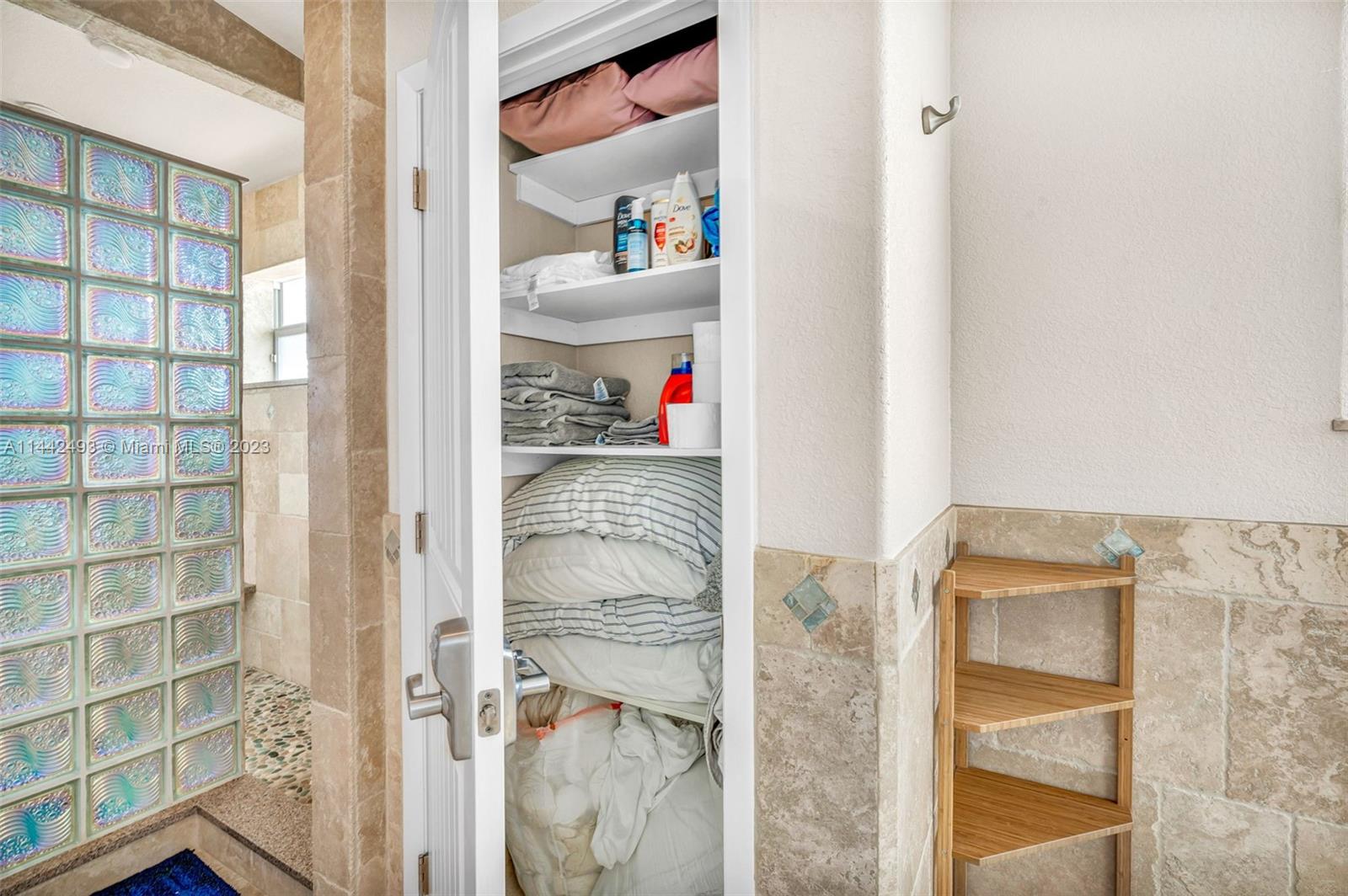 SOMBRERO BEACH VILLAGE - Residential