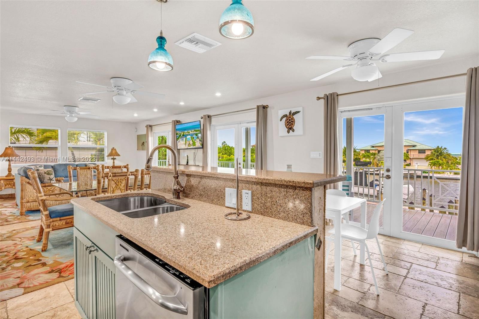 SOMBRERO BEACH VILLAGE - Residential