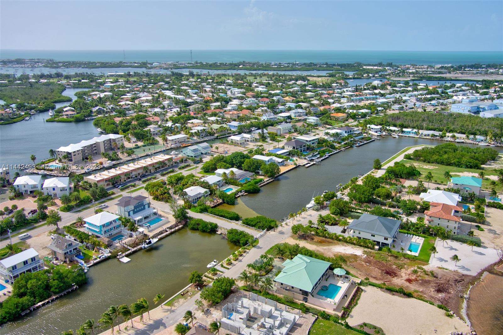 SOMBRERO BEACH VILLAGE - Residential