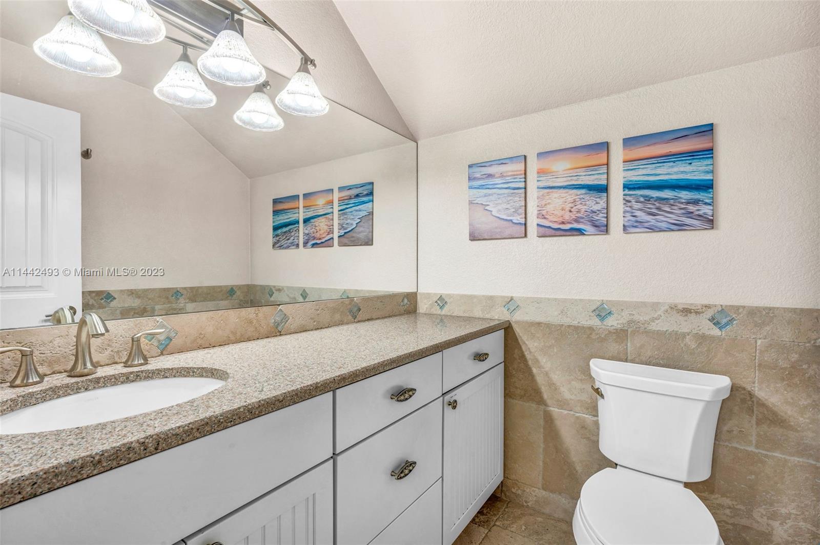 SOMBRERO BEACH VILLAGE - Residential