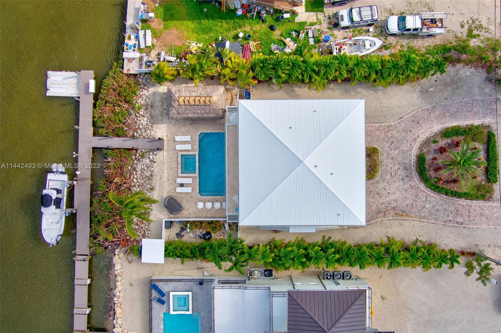 SOMBRERO BEACH VILLAGE - Residential