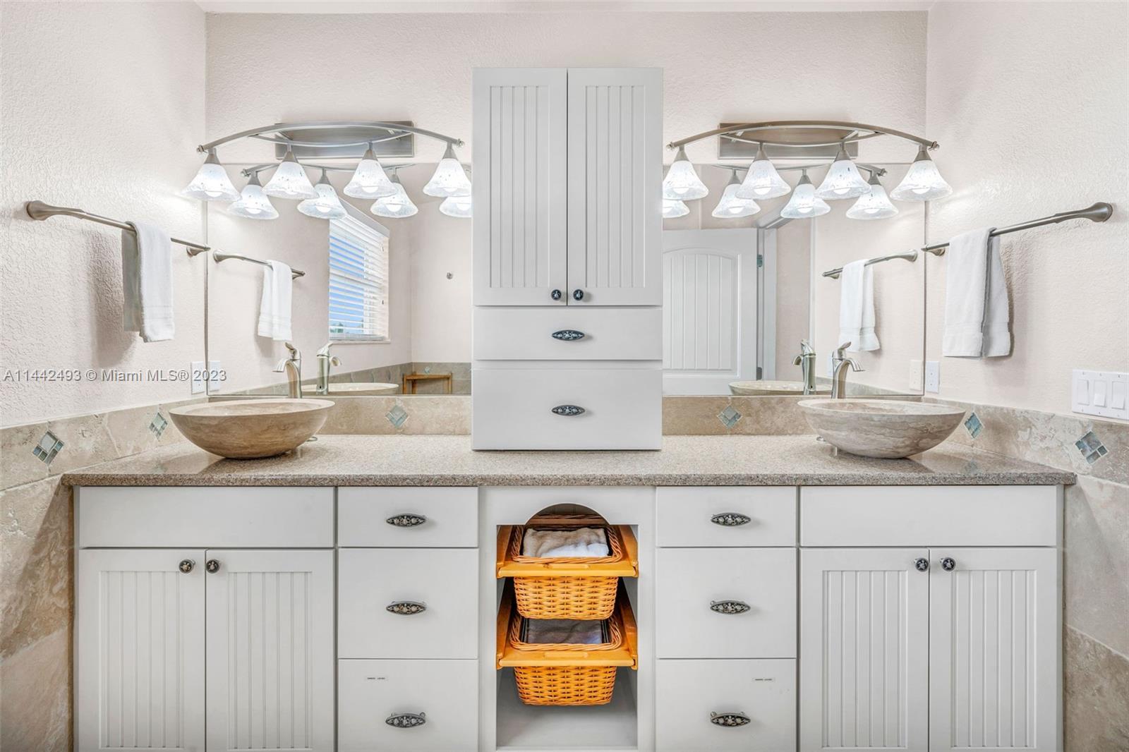 SOMBRERO BEACH VILLAGE - Residential