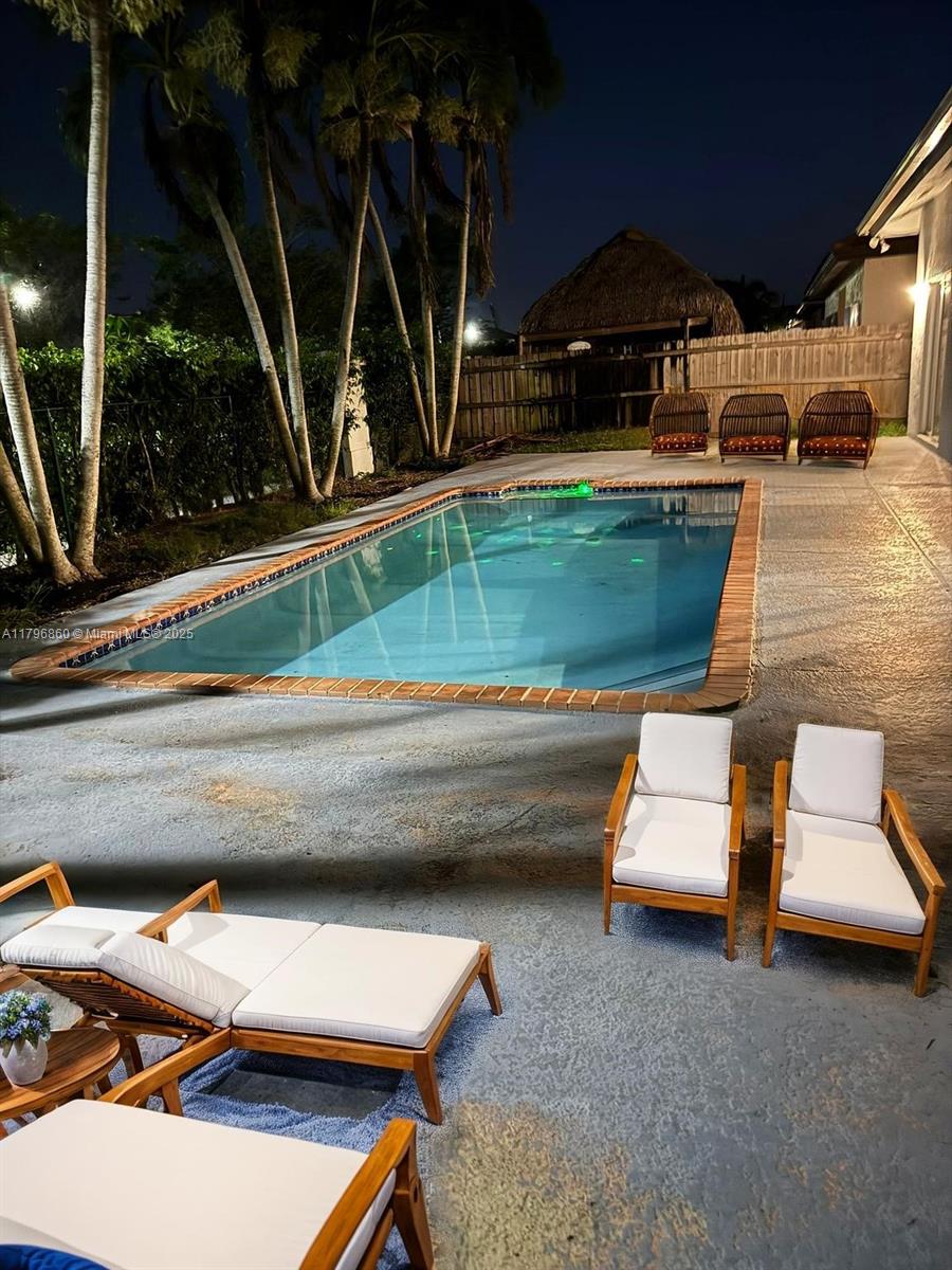 FANTASY REEF - Residential Lease