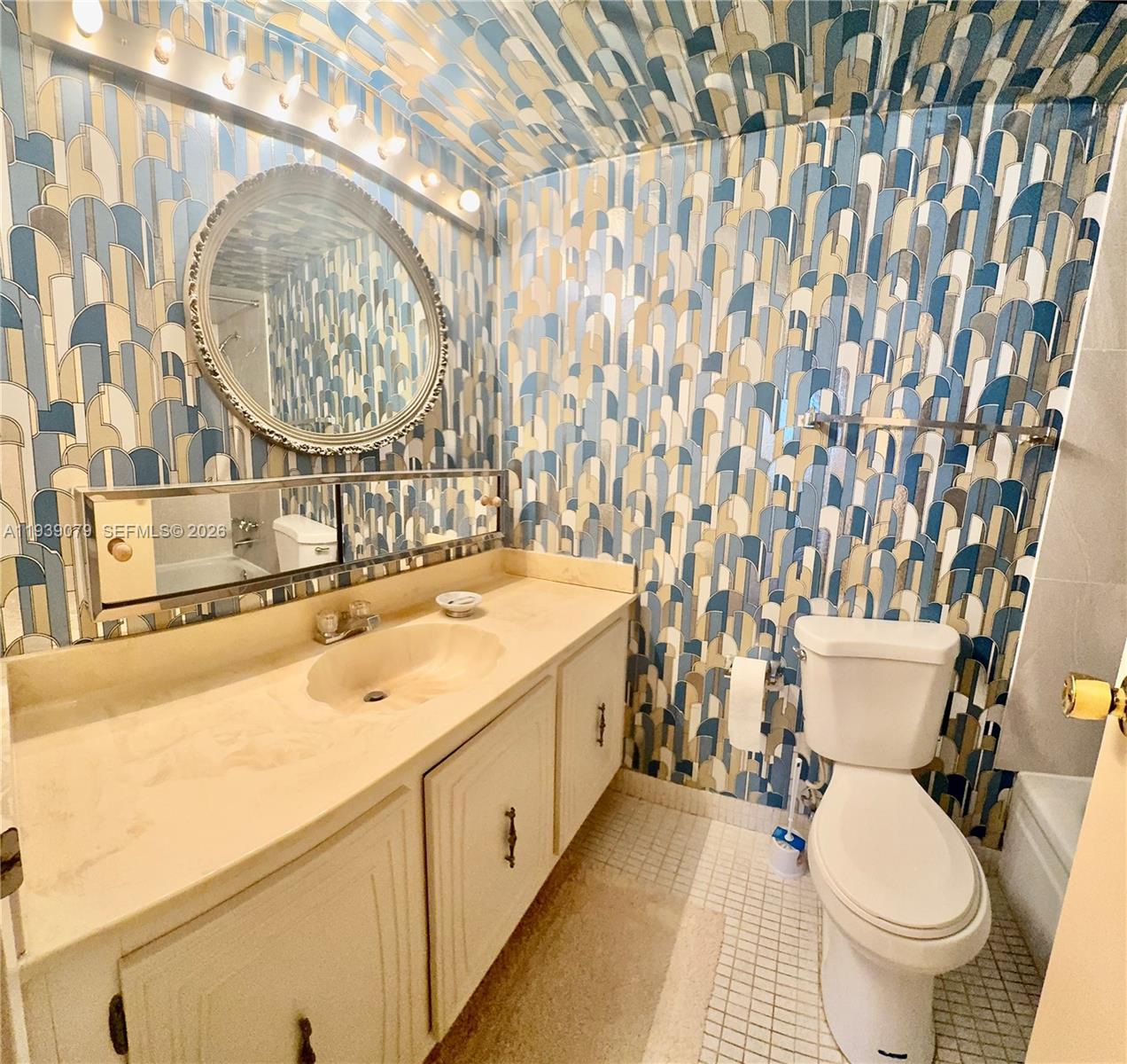 DESOTO PARK CONDO - Residential Lease
