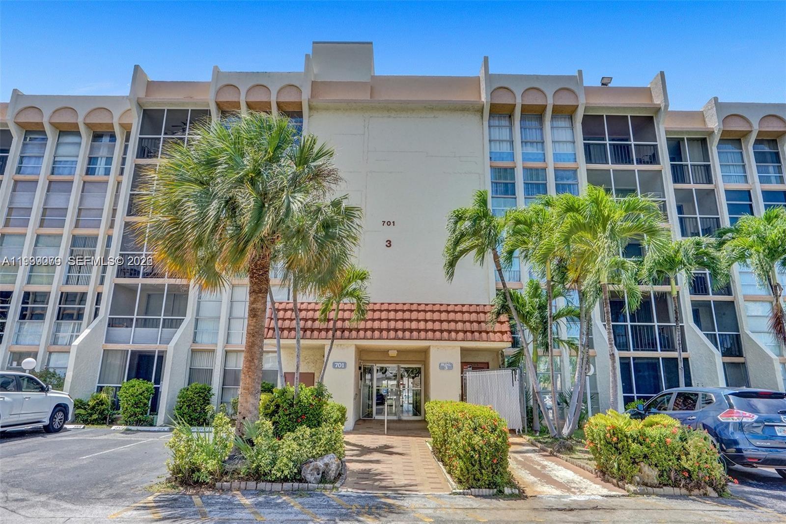 701 Three Islands Blvd 218