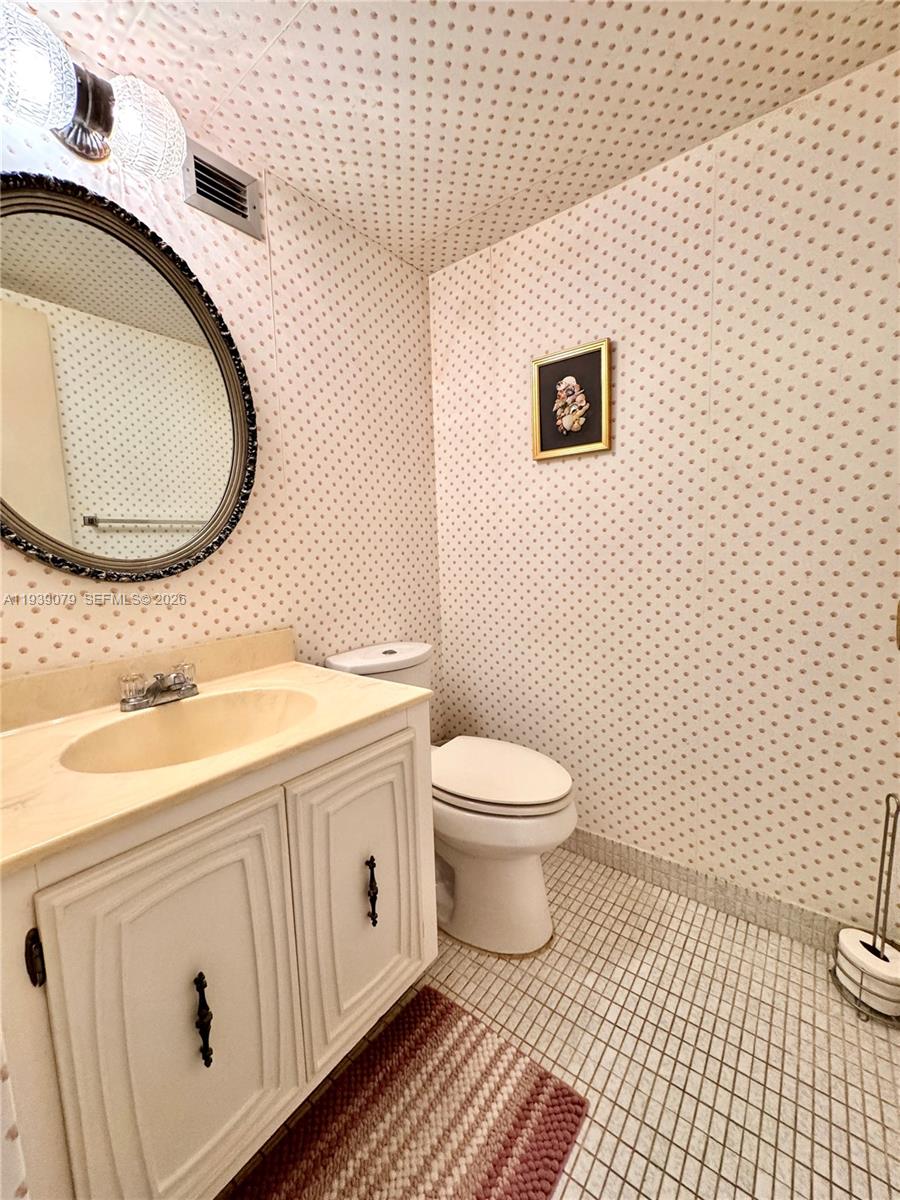 DESOTO PARK CONDO - Residential Lease