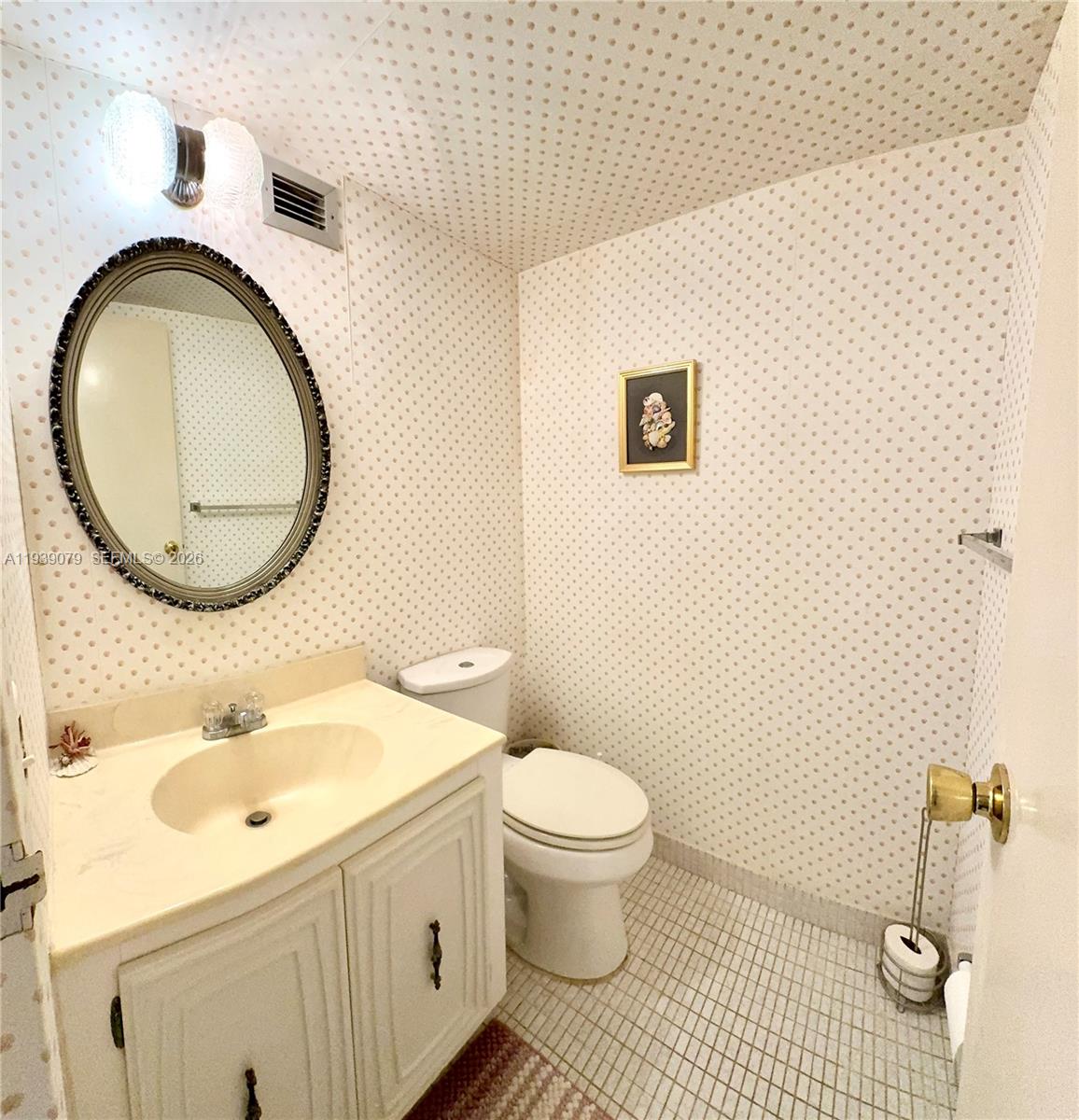 DESOTO PARK CONDO - Residential Lease