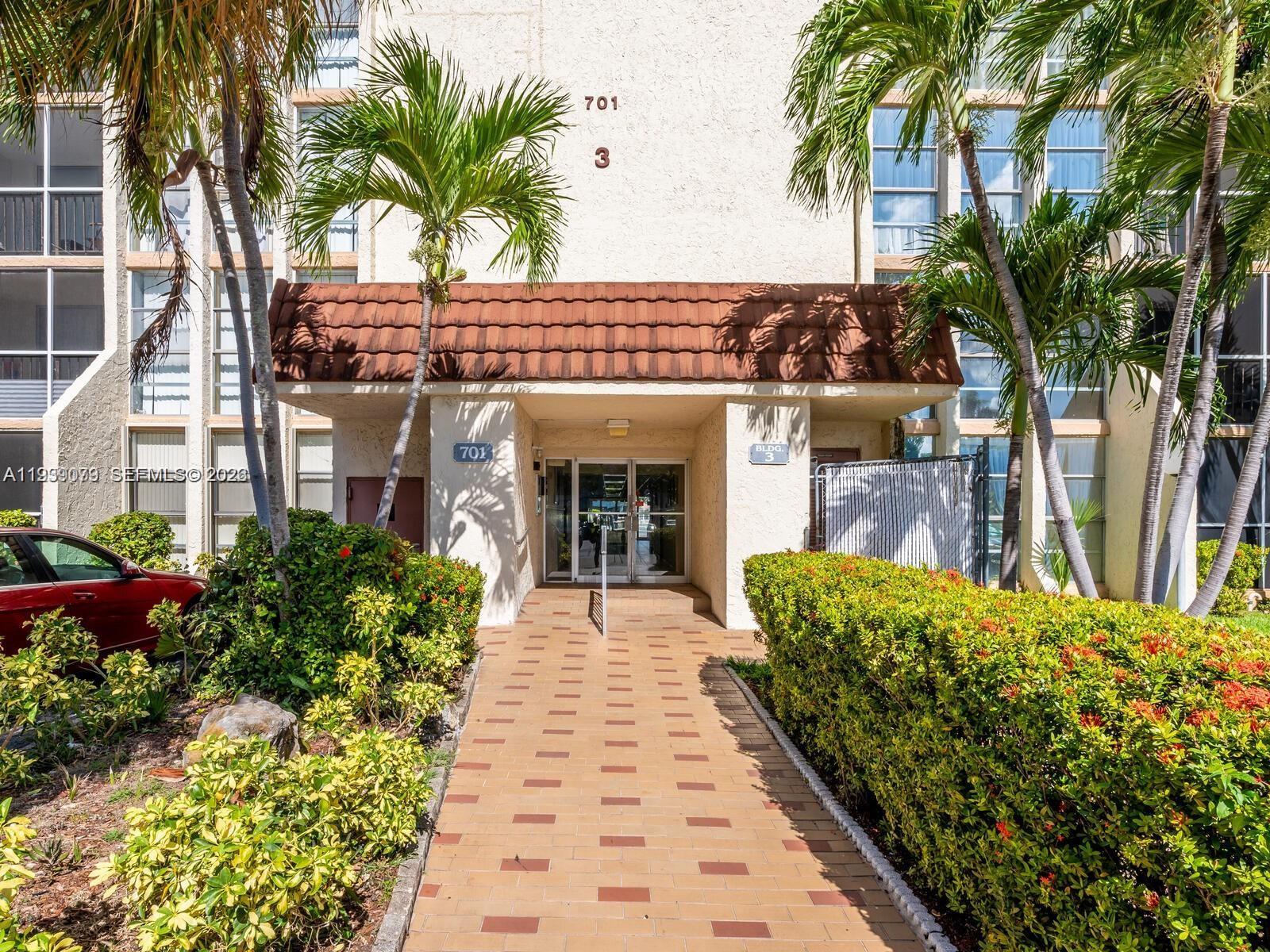 701 Three Islands Blvd 218