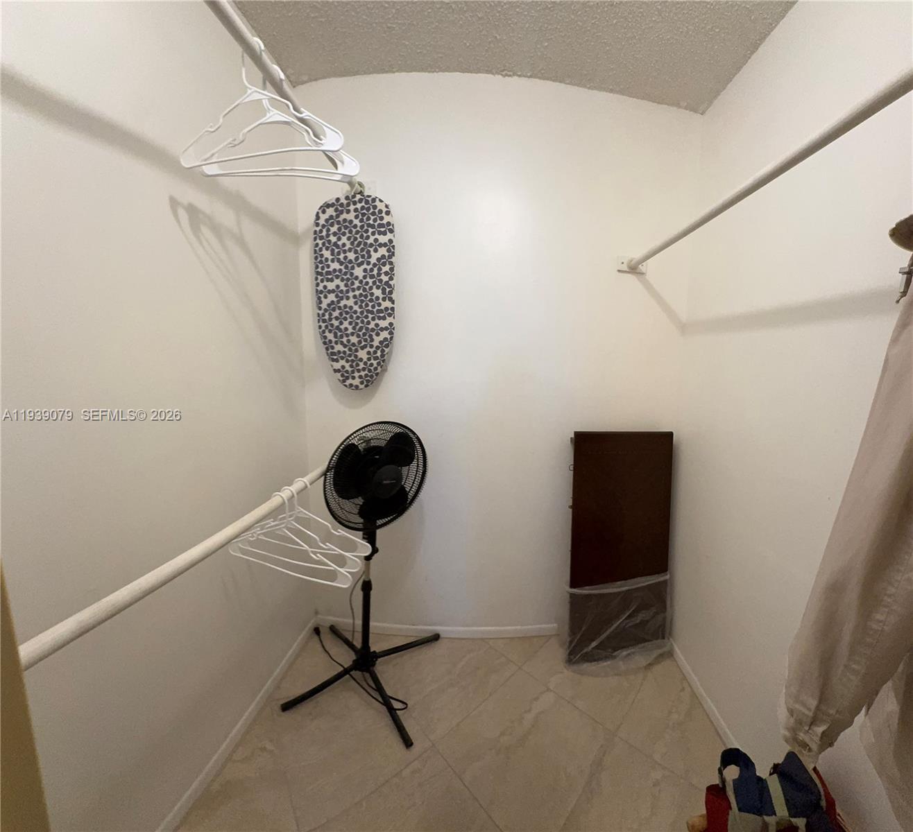 DESOTO PARK CONDO - Residential Lease