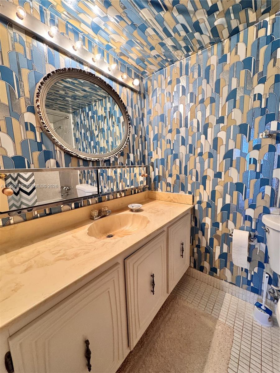 DESOTO PARK CONDO - Residential Lease