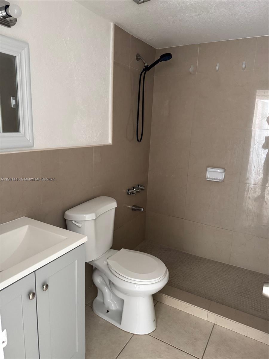 AGUA DULCE CONDO - Residential Lease