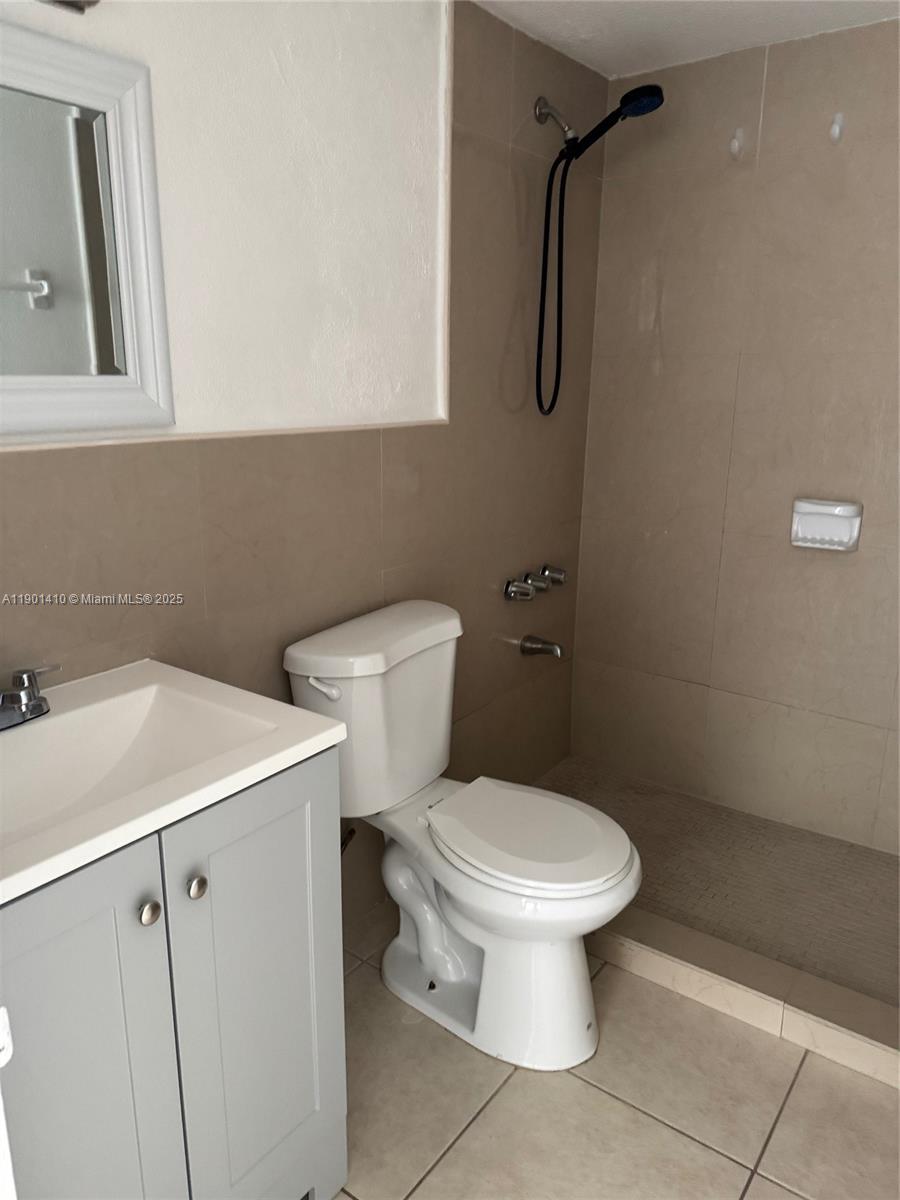 AGUA DULCE CONDO - Residential Lease