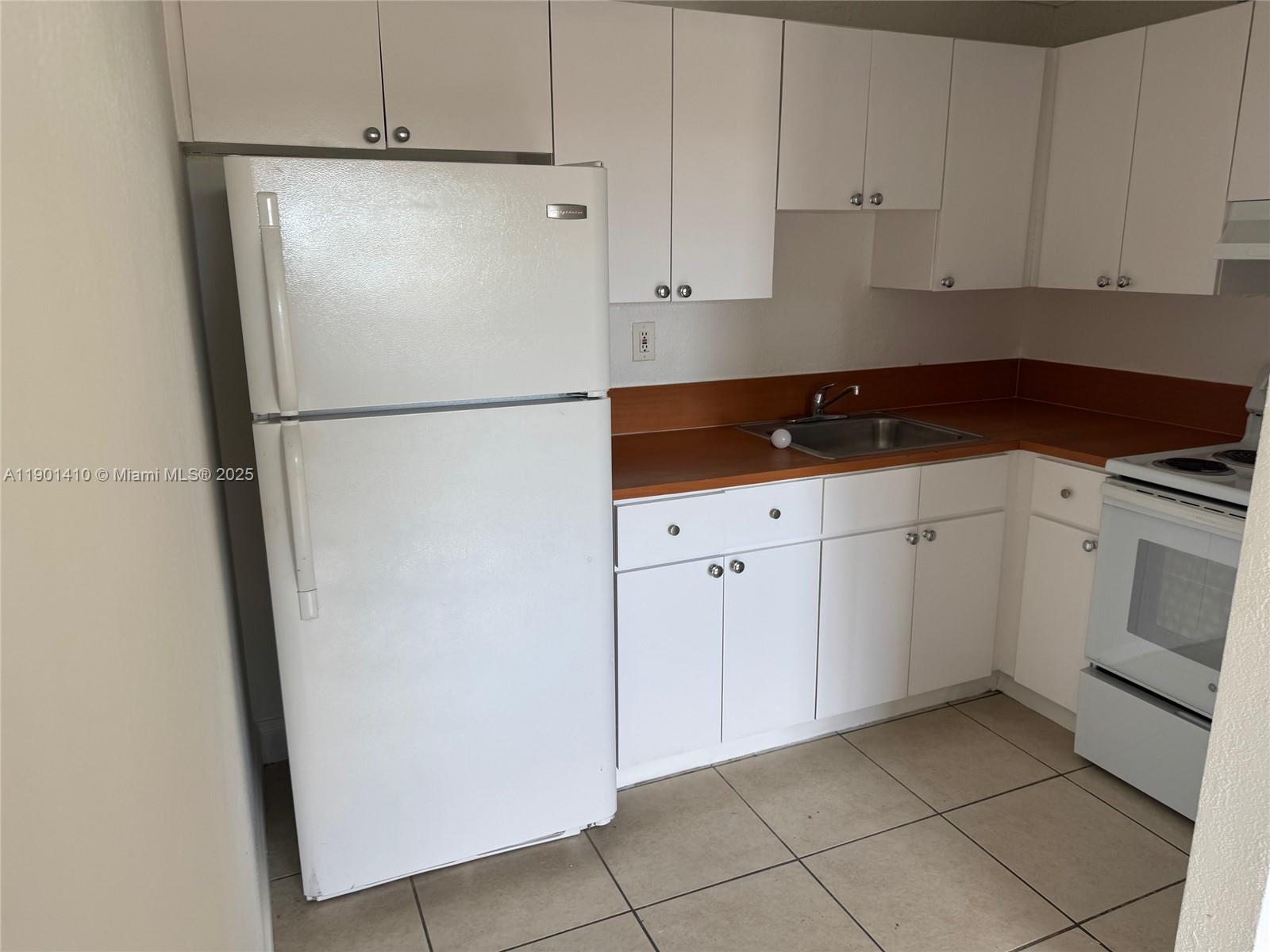 AGUA DULCE CONDO - Residential Lease