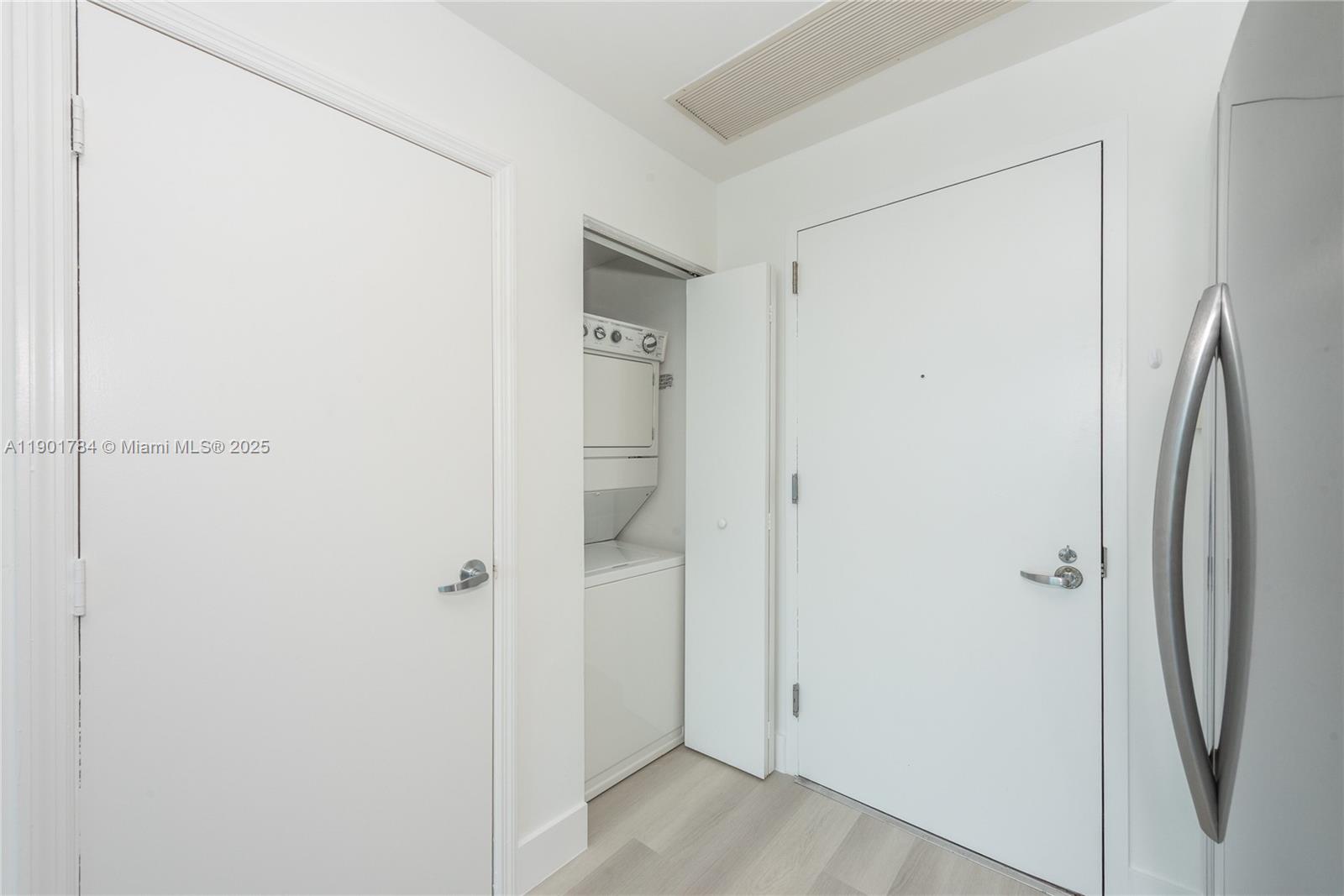 INFINITY AT BRICKELL COND - Residential