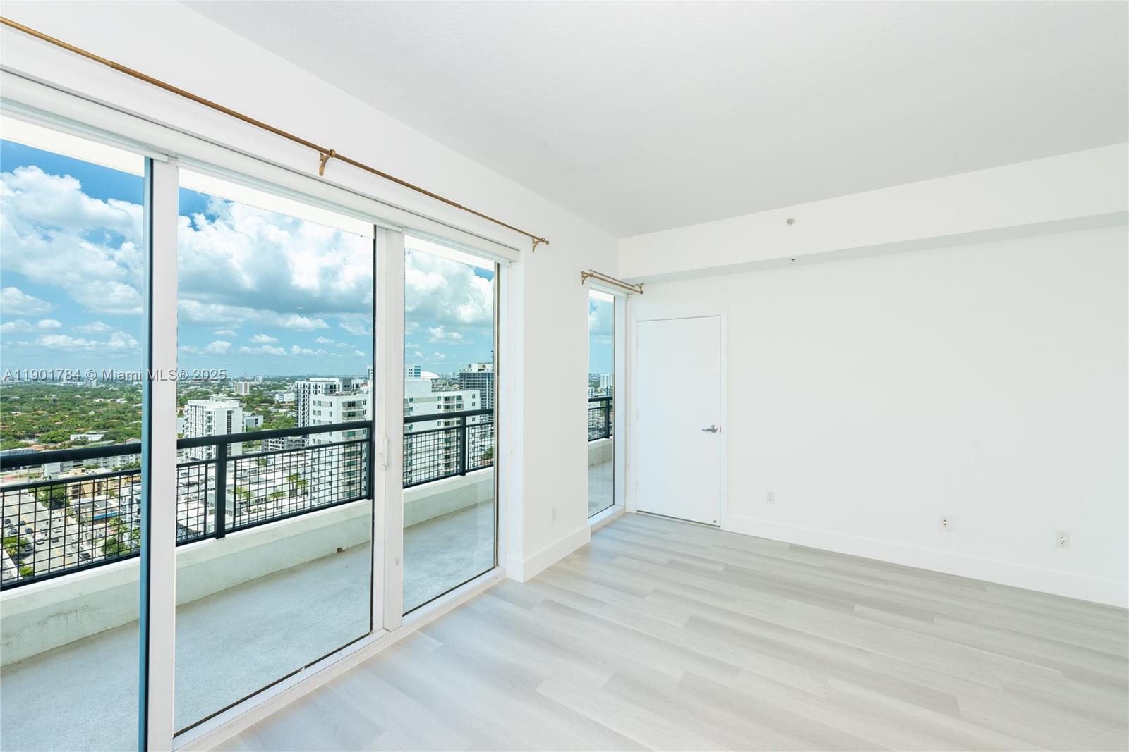 INFINITY AT BRICKELL COND - Residential