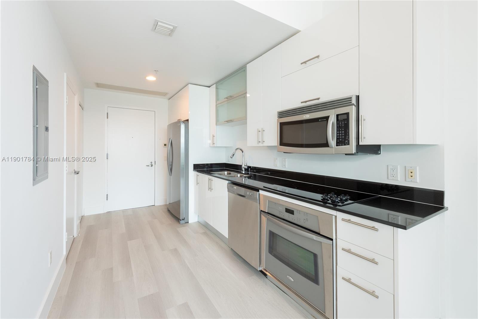 INFINITY AT BRICKELL COND - Residential