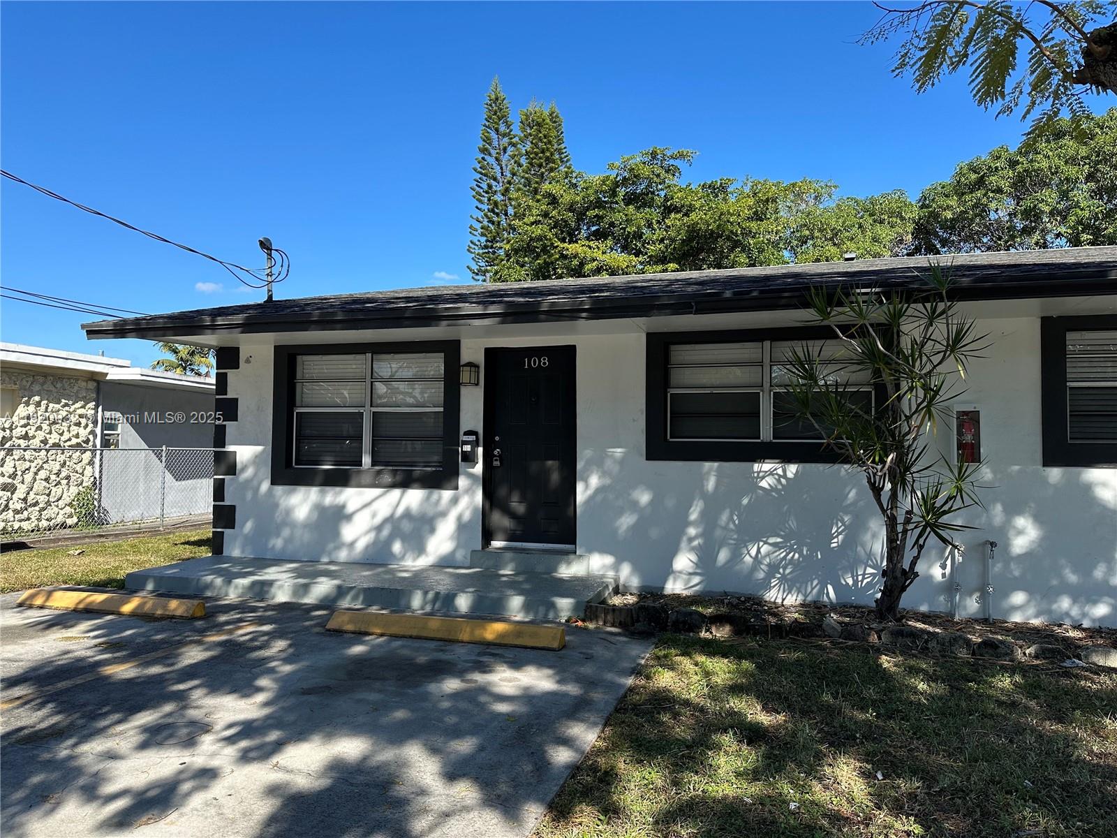 TOWN OF HALLANDALE B-13 - Residential Lease