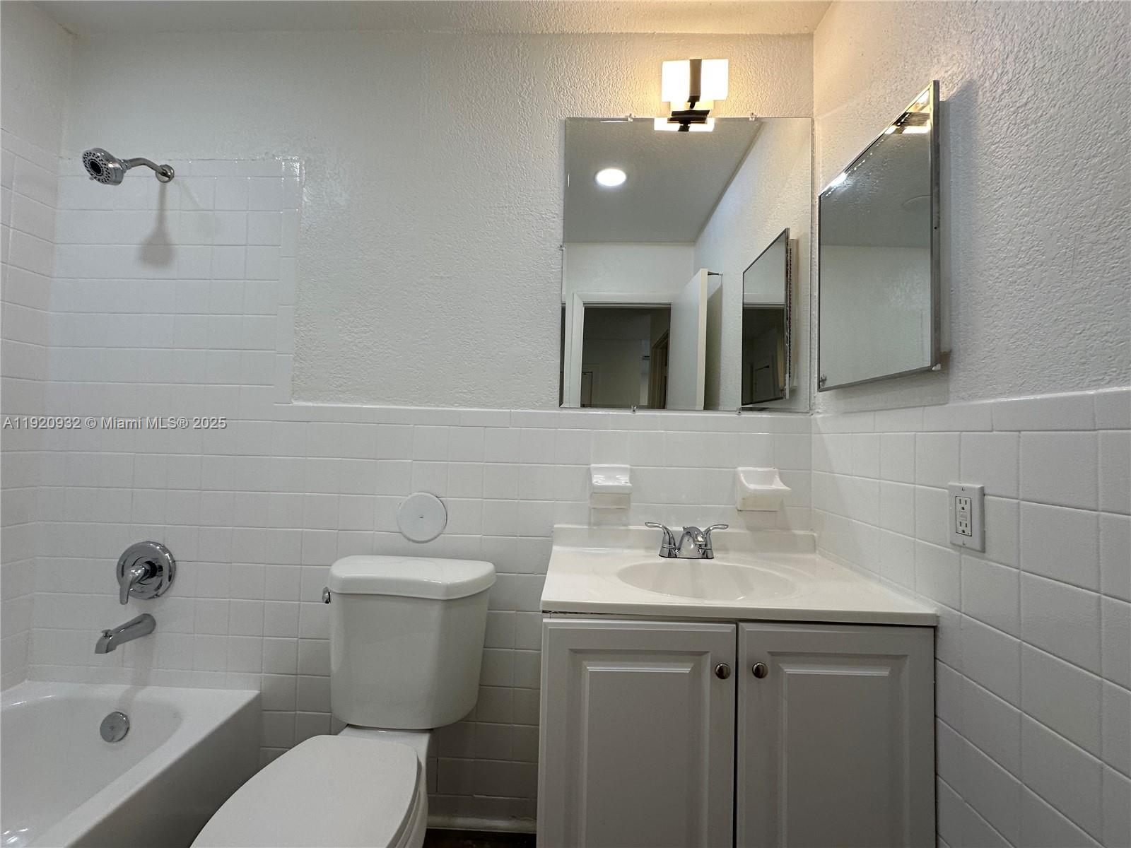 TOWN OF HALLANDALE B-13 - Residential Lease