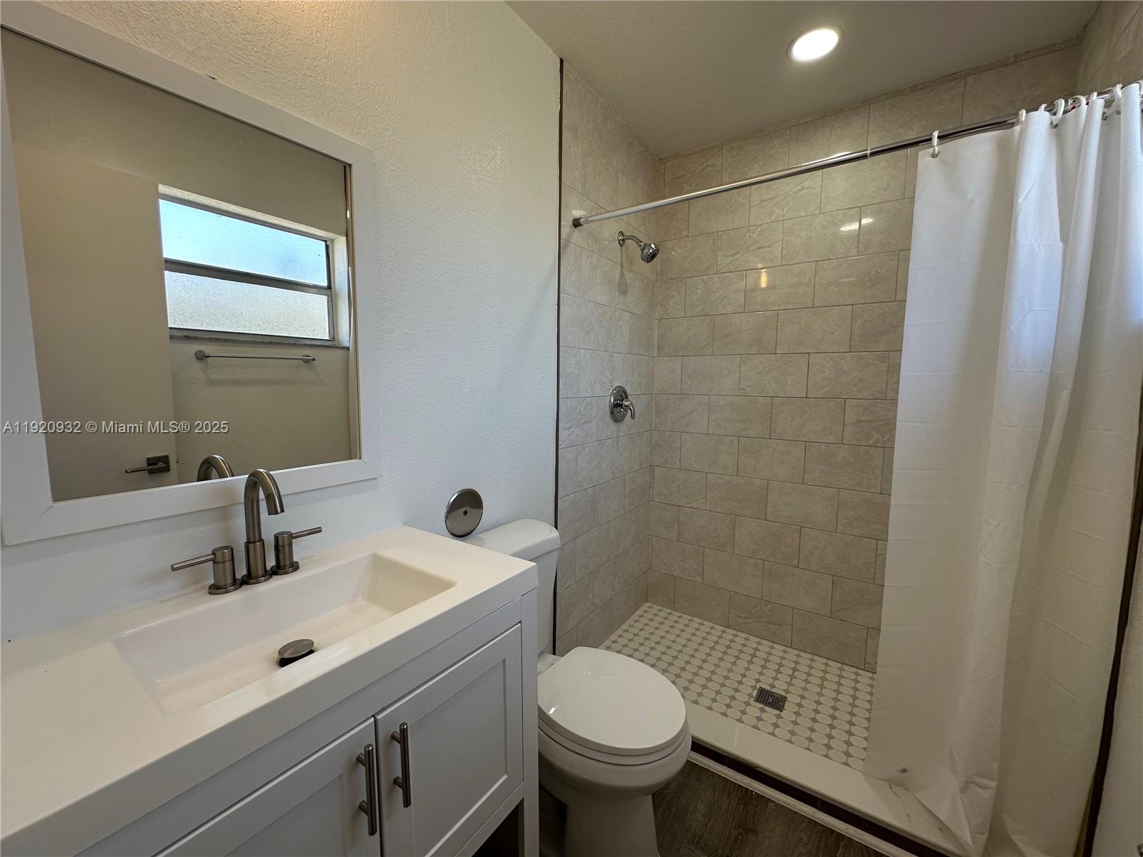 TOWN OF HALLANDALE B-13 - Residential Lease