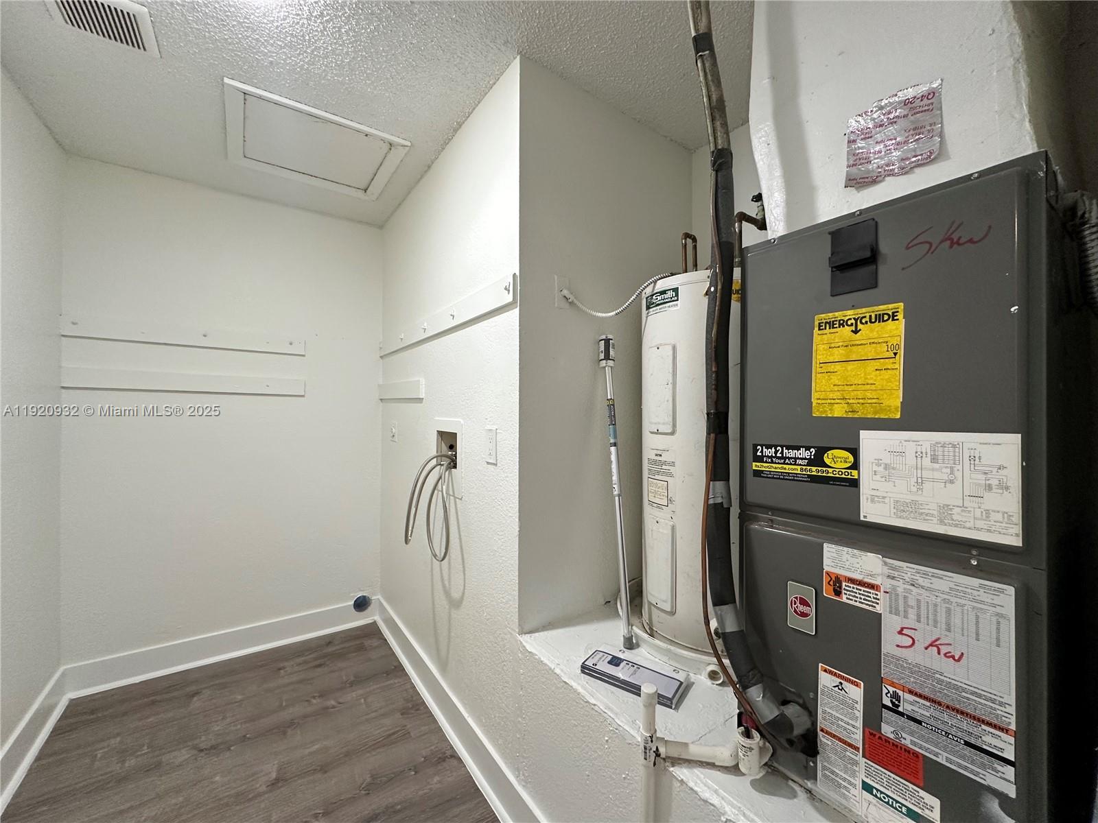 TOWN OF HALLANDALE B-13 - Residential Lease