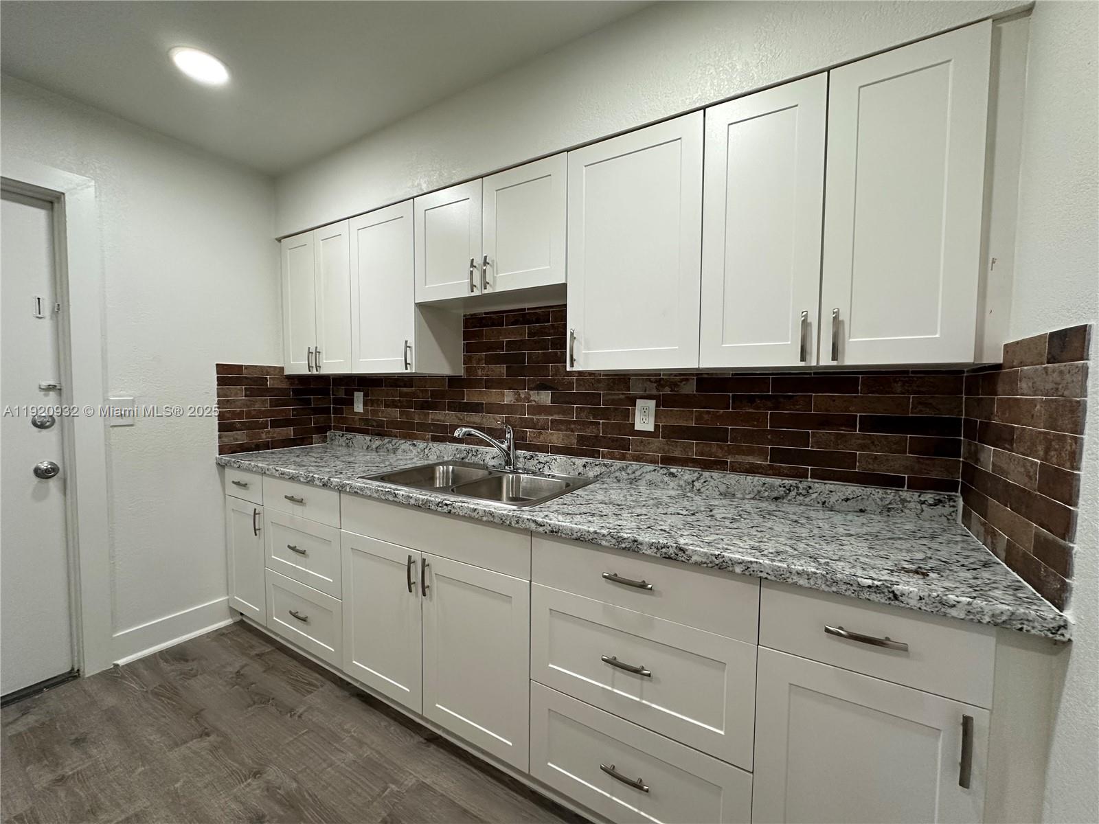 TOWN OF HALLANDALE B-13 - Residential Lease