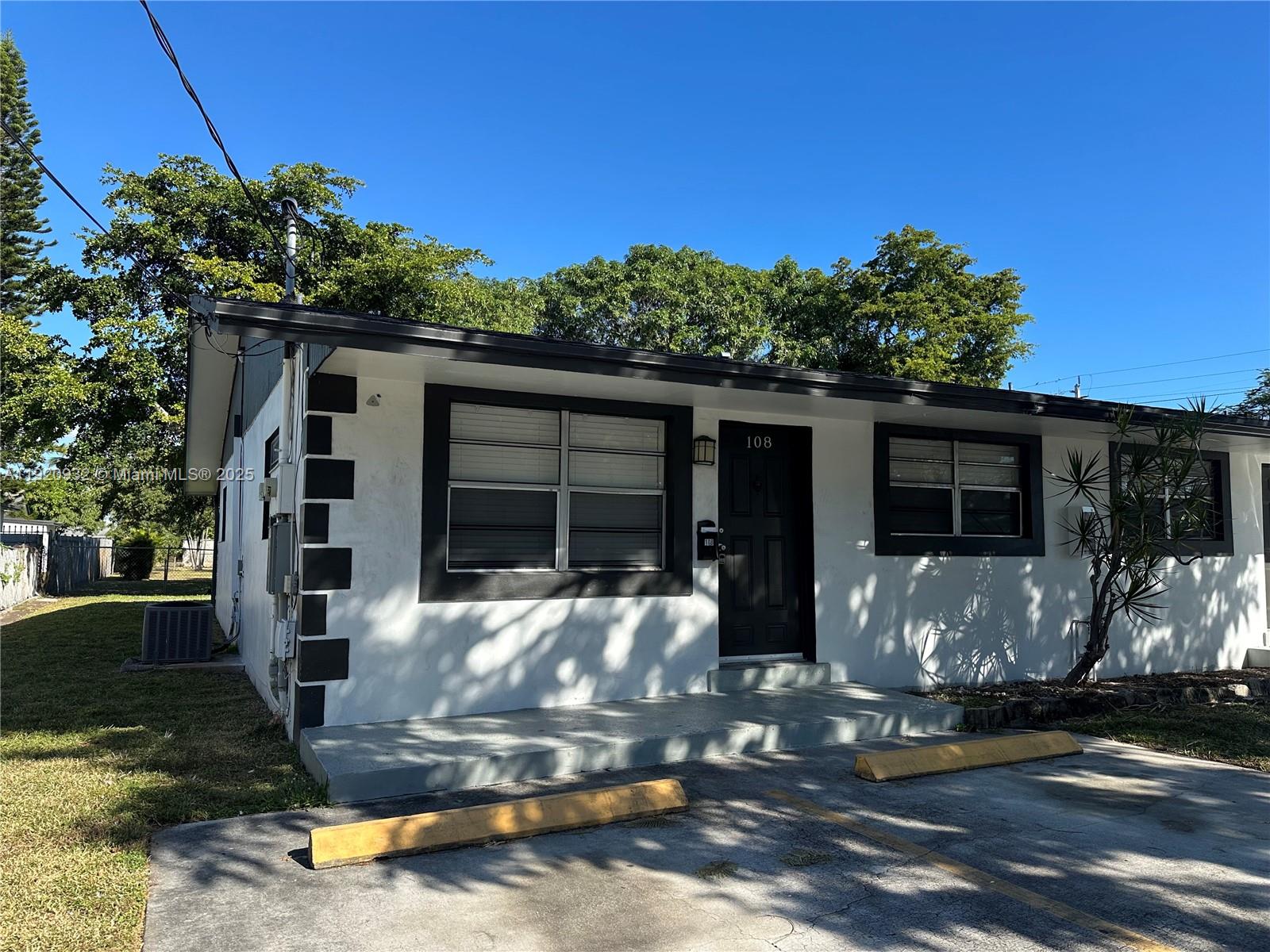 TOWN OF HALLANDALE B-13 - Residential Lease