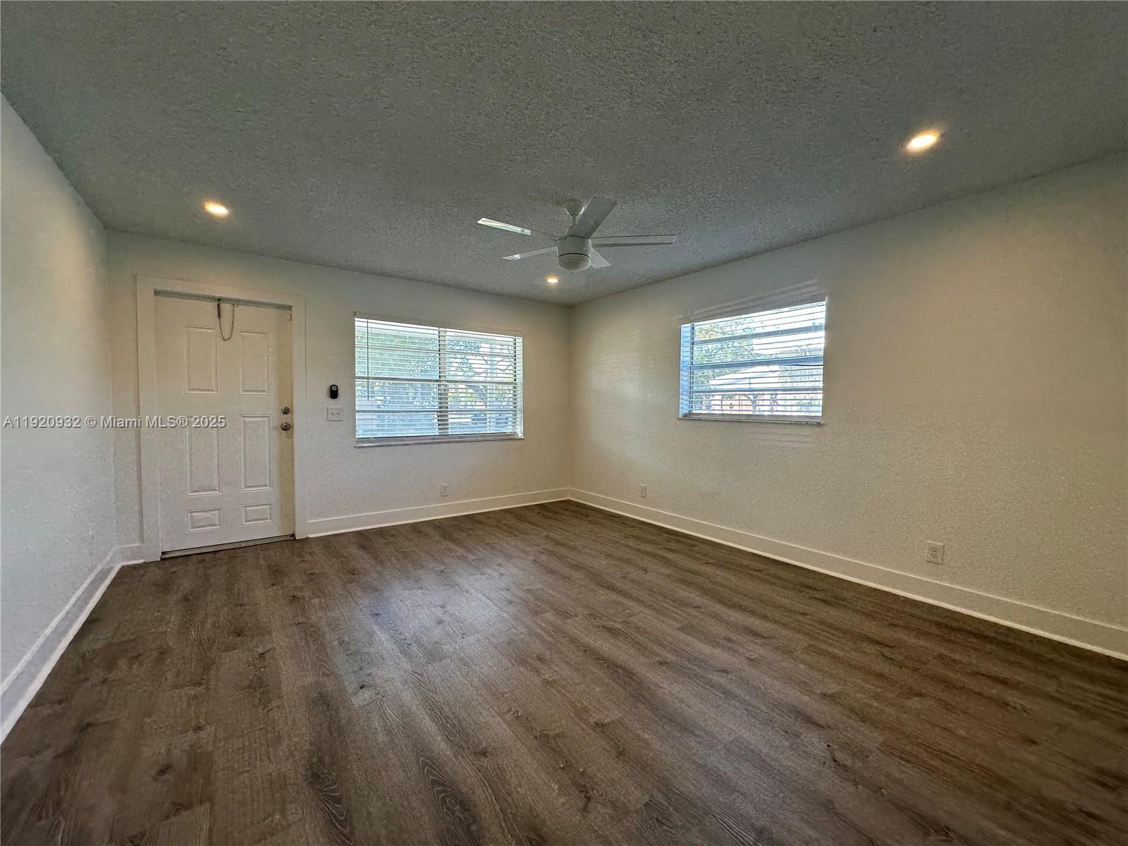 TOWN OF HALLANDALE B-13 - Residential Lease