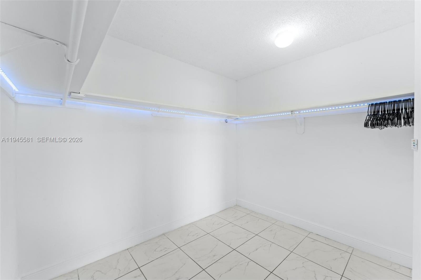 MONTECARLO CONDO - Residential