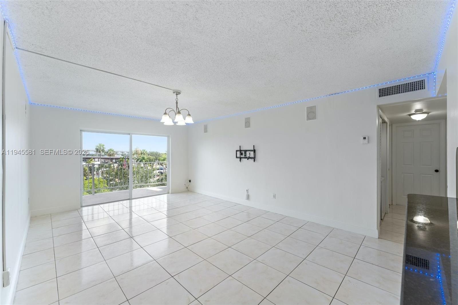 MONTECARLO CONDO - Residential