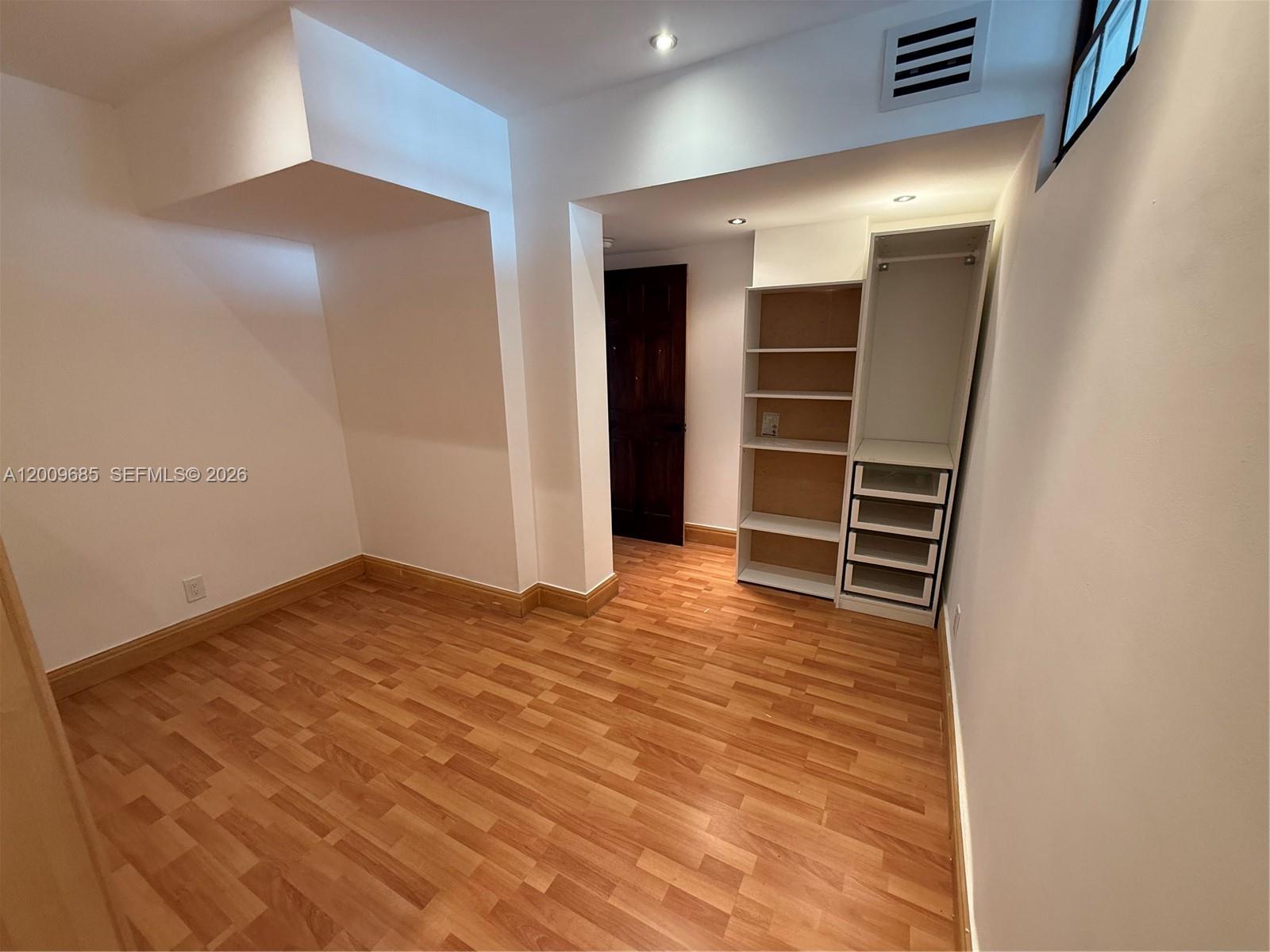 OCEANVIEW BUILDING B COND - Residential