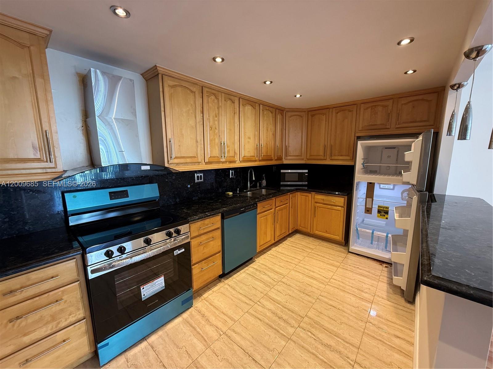 OCEANVIEW BUILDING B COND - Residential