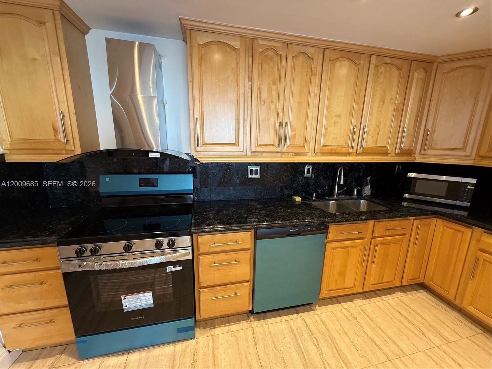 OCEANVIEW BUILDING B COND - Residential