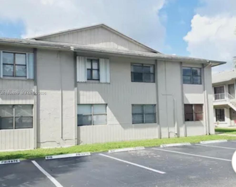 ROZLAND CONDO - Residential Lease