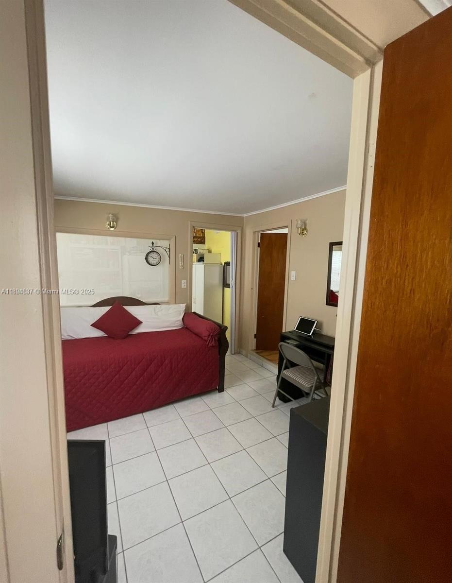 HOLLYWOOD PINES ESTATES - Residential