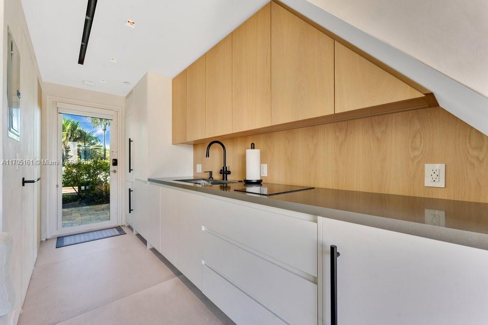 CONTINUUM ON SOUTH BEACH - Residential