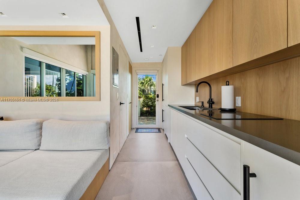 CONTINUUM ON SOUTH BEACH - Residential