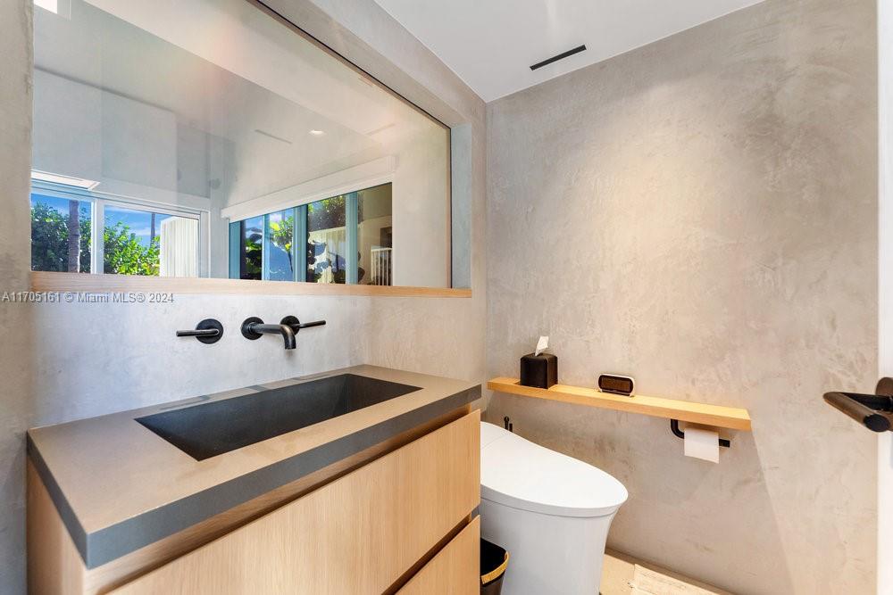 CONTINUUM ON SOUTH BEACH - Residential