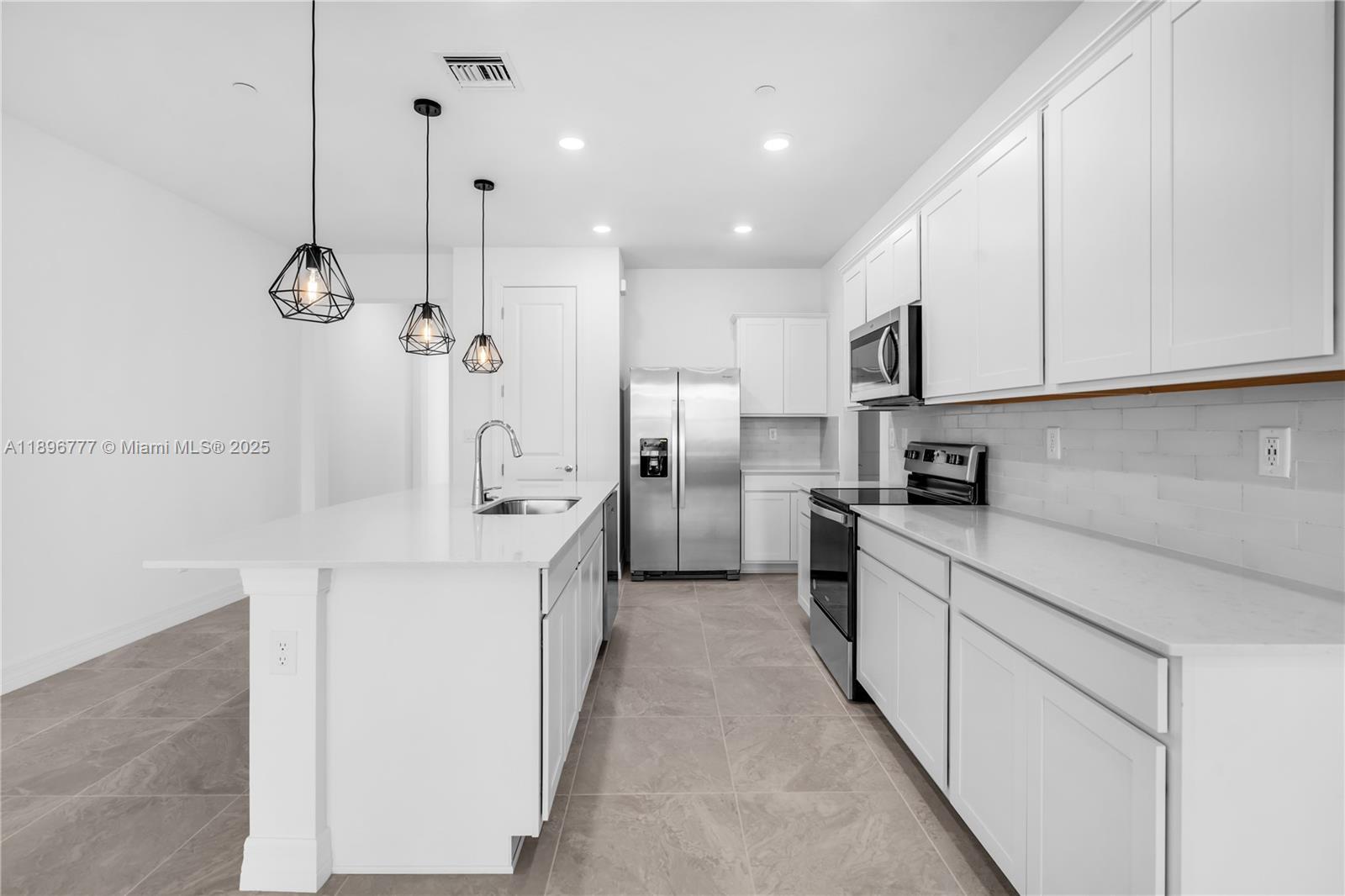 AMERICAN EXPRESS TRACT - Residential Lease