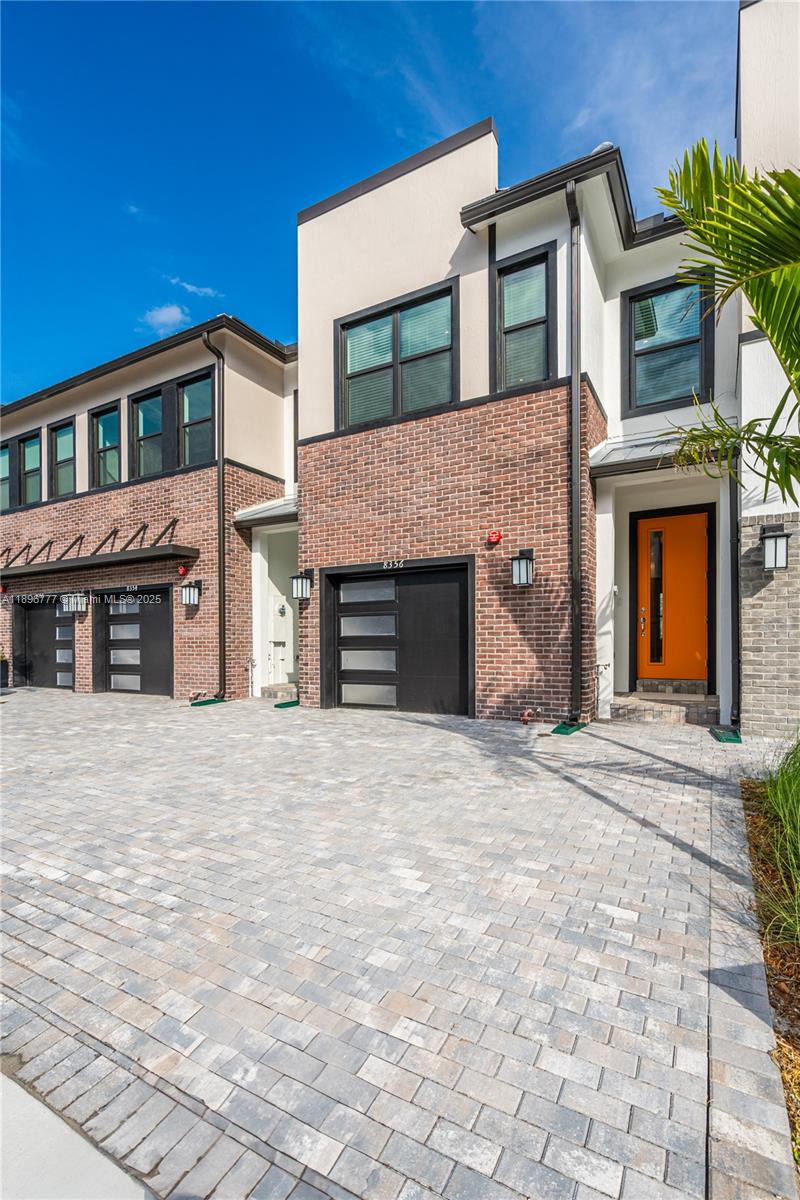 AMERICAN EXPRESS TRACT - Residential Lease