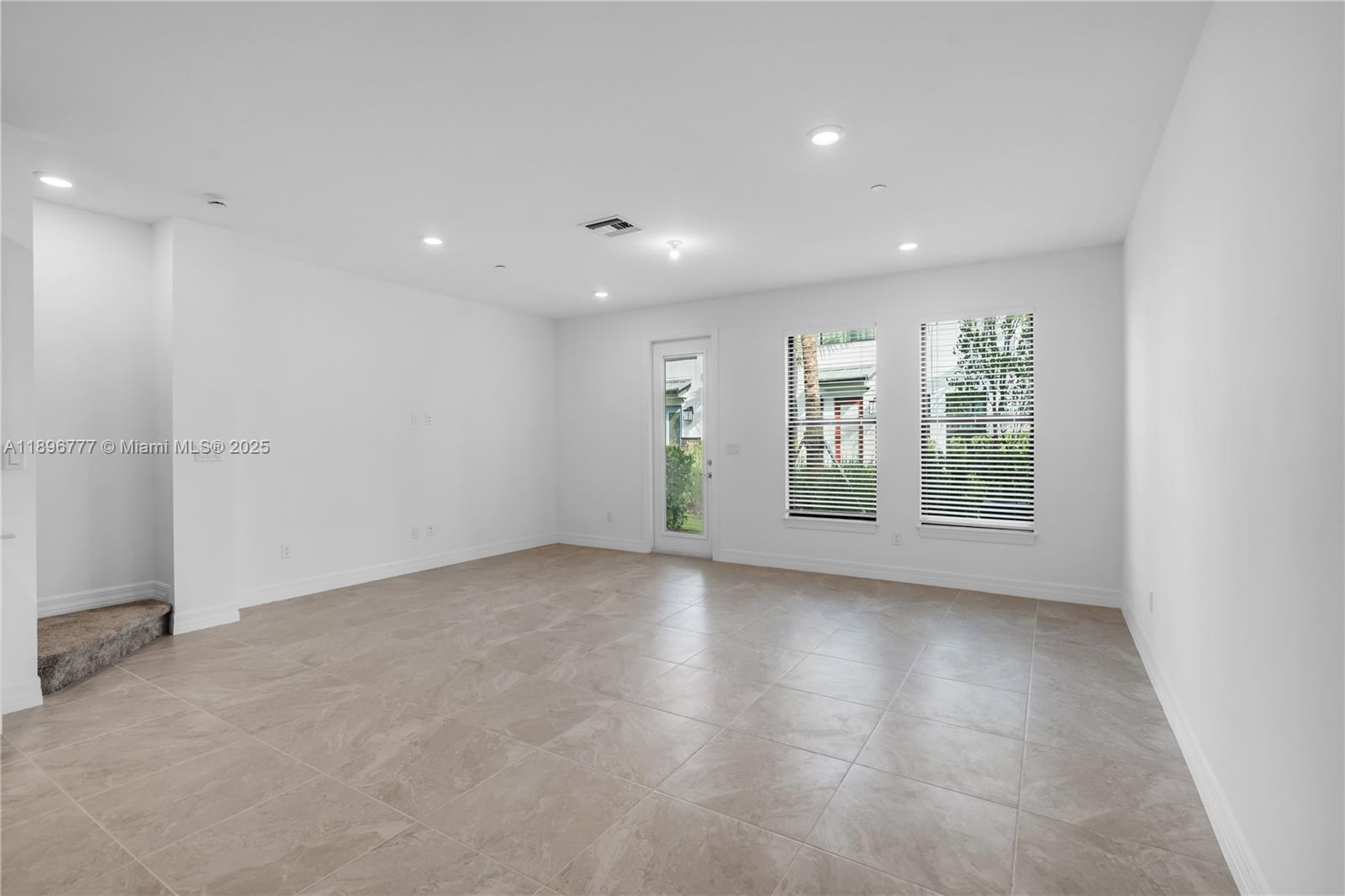 AMERICAN EXPRESS TRACT - Residential Lease