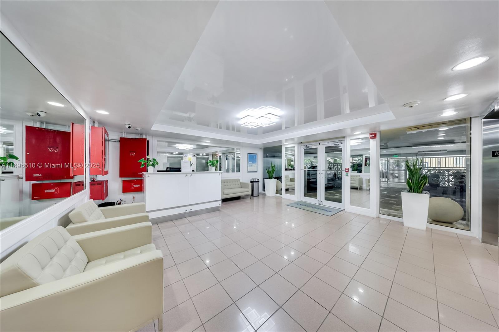 THE PRESIDENTIAL CONDO - Residential