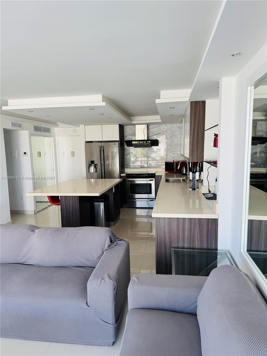 THE PRESIDENTIAL CONDO - Residential