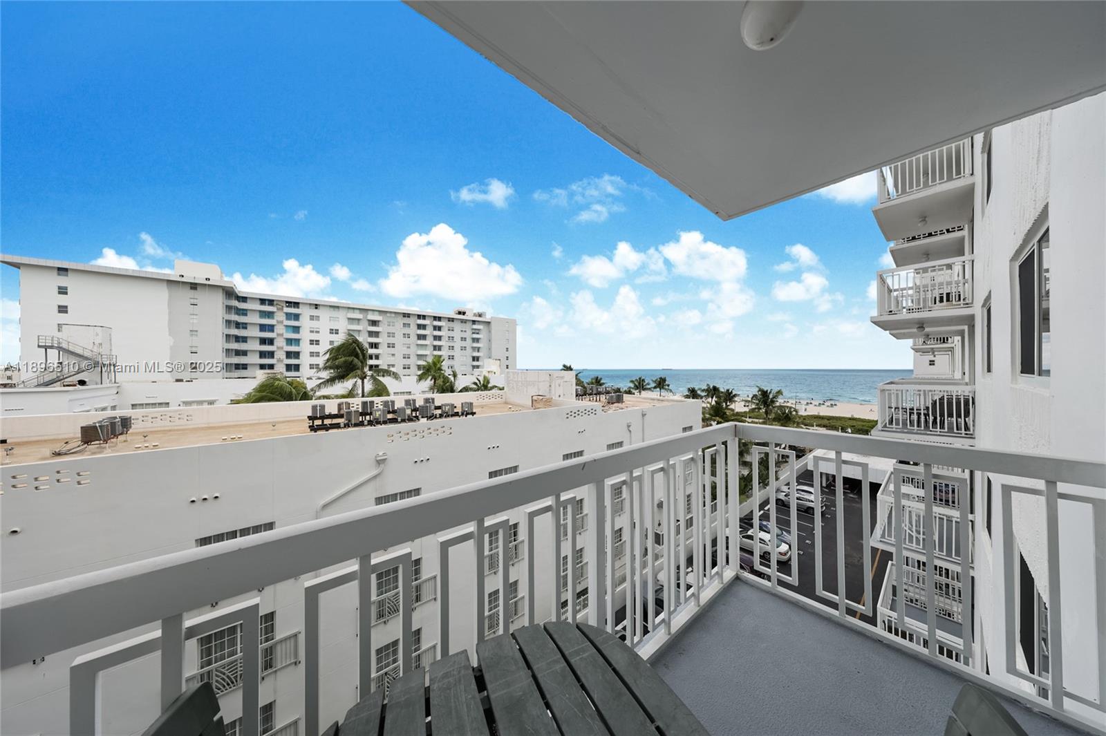 THE PRESIDENTIAL CONDO - Residential
